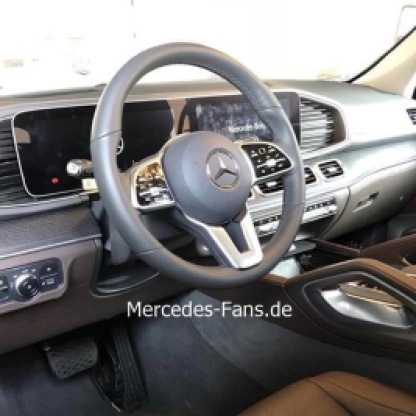 2019-Mercedes-Benz-GLE-Interior-Leak-0003